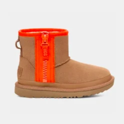 Ugg Kid’s Classic Mini Zipper Tape Logo Boot Chestnut